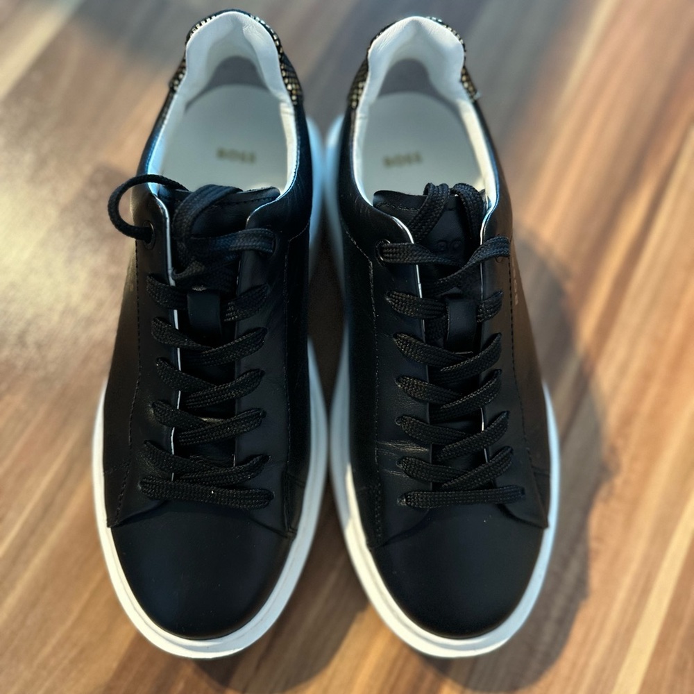Boss Sneakers size US 6/ EU 36
